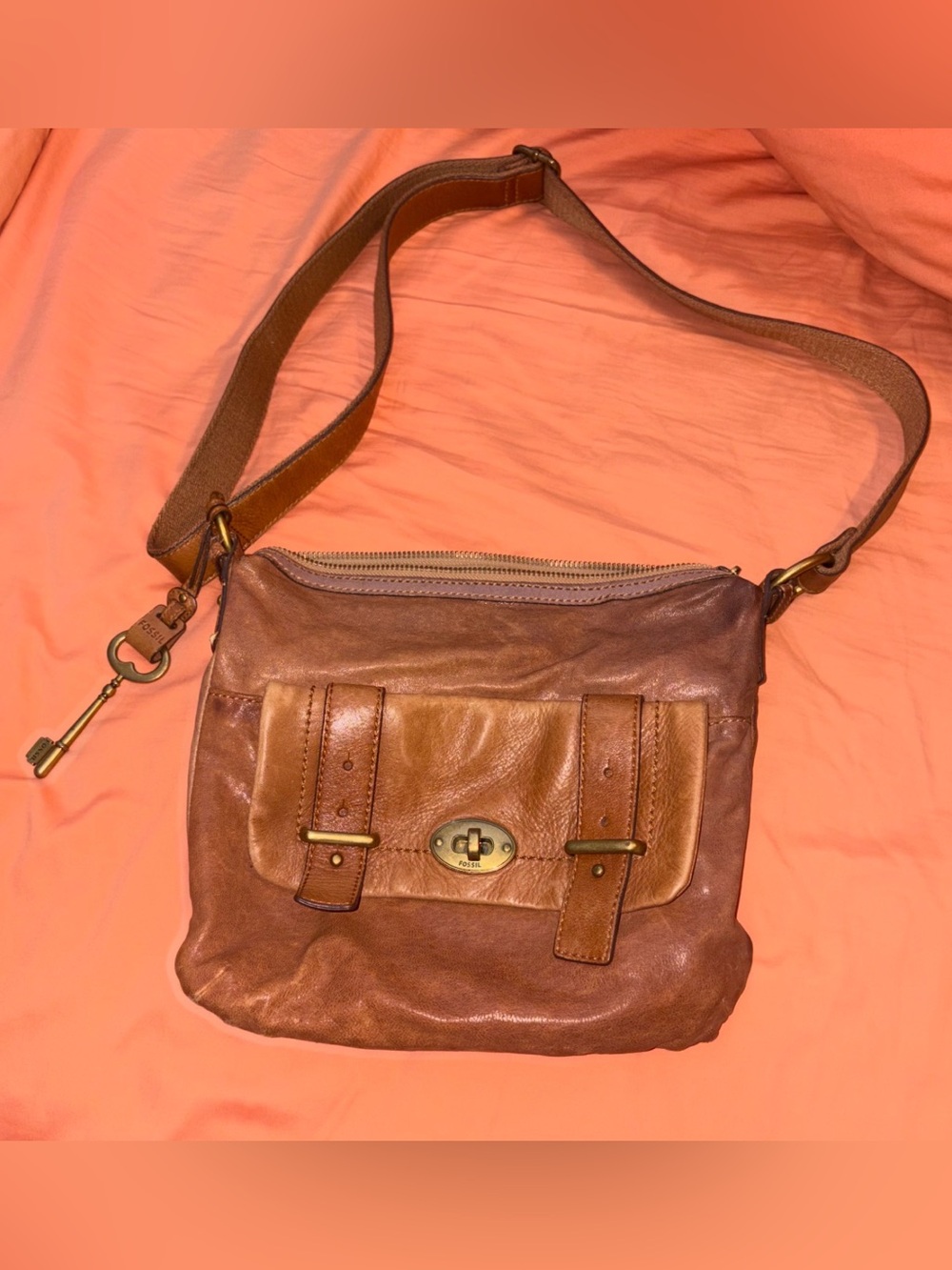 Fossil Tan Leather Crossbody Bag with Brass Turn-Lock